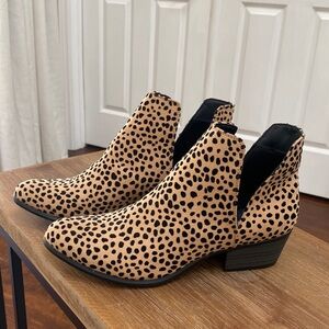 Cheetah booties!